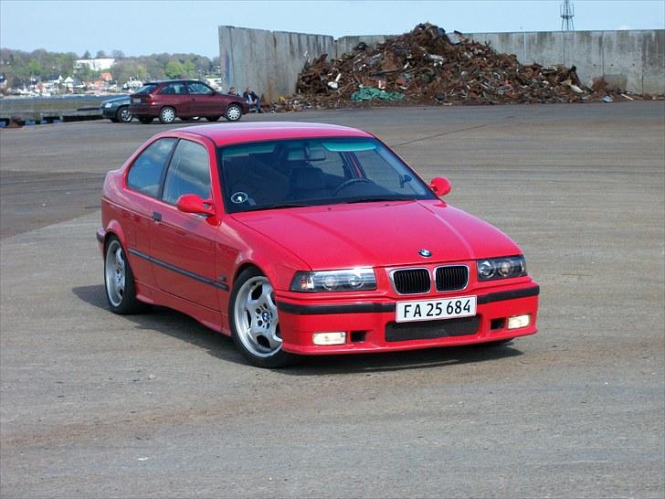 BMW 318ti  billede 1