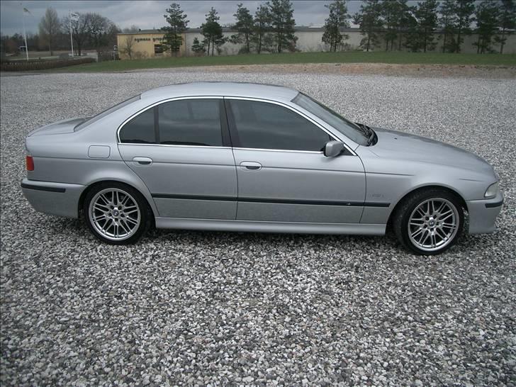BMW e39 523 steptr. (solgt) billede 2