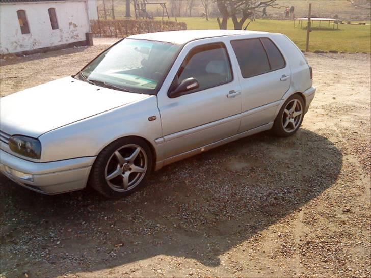 VW Golf 1,9 TDI "soglt" - Hjemme ved en kammerat. :D billede 9