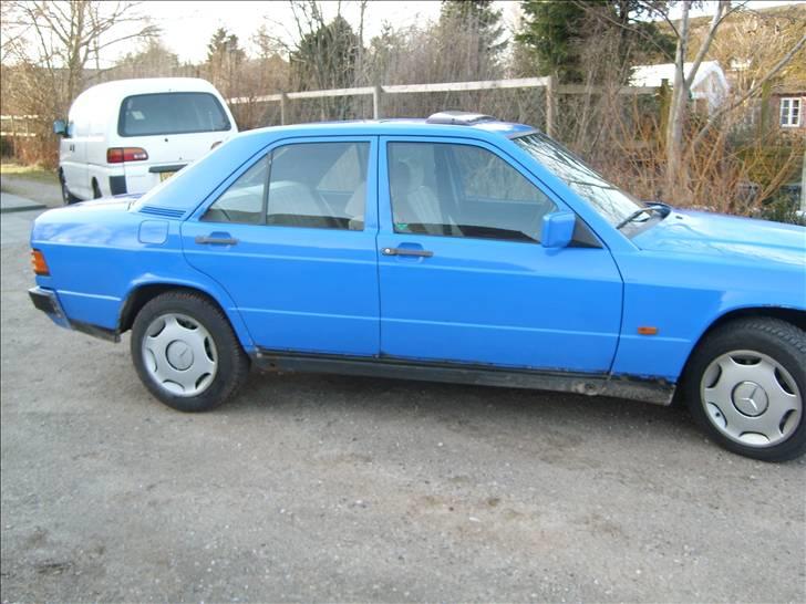 Mercedes Benz 190 e byttet billede 2