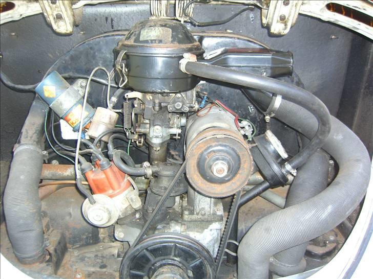 VW Bobbel - Gammelt billede af motorrum. Der er pyntet lidt siden.. Billede kommer når jeg er helt færdig billede 11
