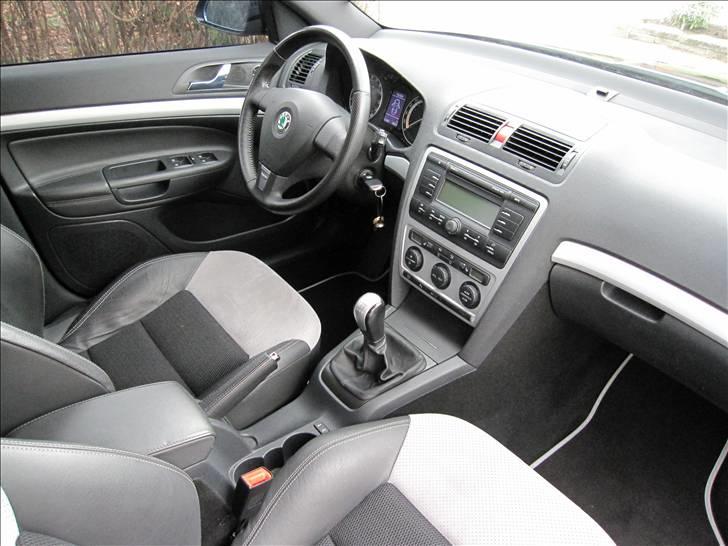 Skoda Octavia RS TDI (Familiecontaineren) billede 11