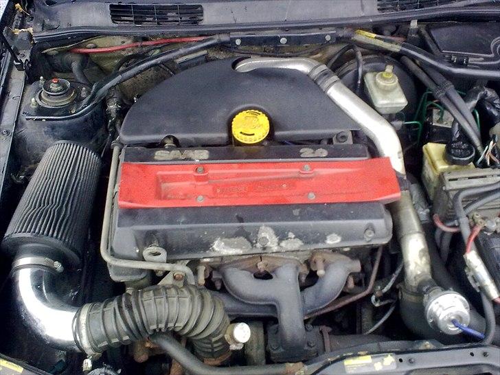 Saab 900SE Turbo - Som motoren så ud en gang.. Der sket lidt siden :) billede 13