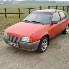 Opel Kadett 1,3 s ls solgt