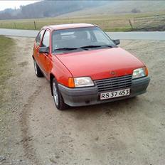 Opel Kadett 1,3 s ls solgt
