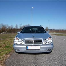 Mercedes Benz E300 TD