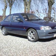 Ford Escort CL  "Blue Beast"