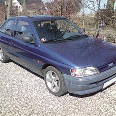 Ford Escort CL  "Blue Beast"