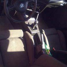 BMW e30 320i solgt.