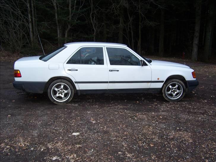 Mercedes Benz E-klasse W124 250D *solgt billede 11