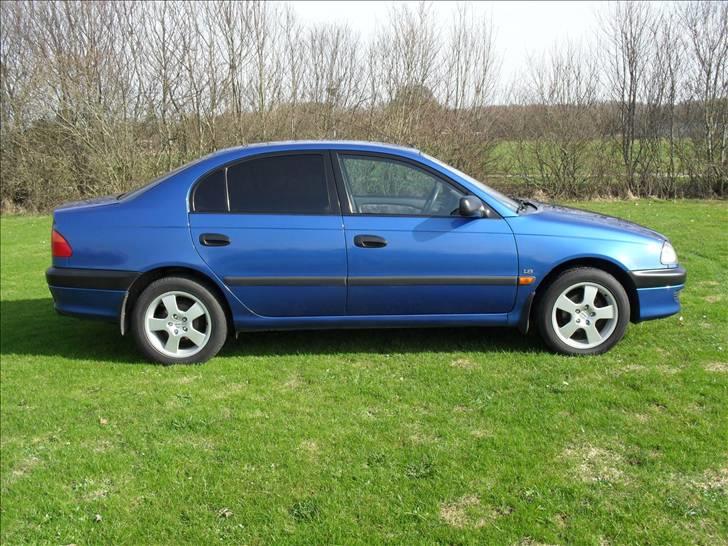 Toyota Avensis Terra 4d **SOLGT* billede 2