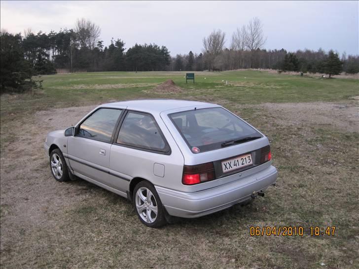 Hyundai Pony 1,5 SE - Lige et smut ude ved Golfbanen ;) billede 20