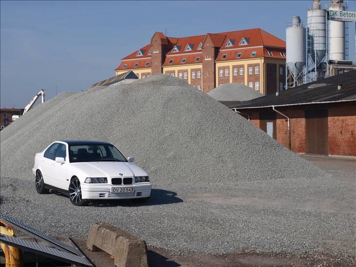 BMW e36 316i SOLGT billede 19