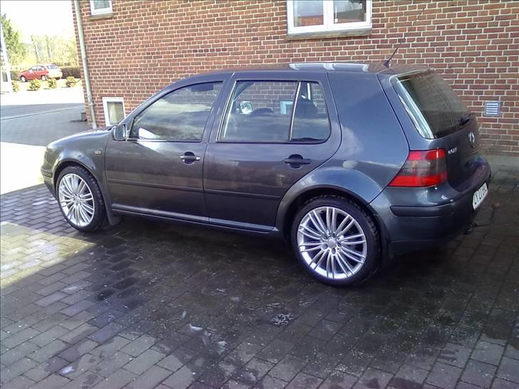 VW Golf IV 5 dørs "total skadet" - Med 18 tommer sommer fødder....225/40-18 billede 15