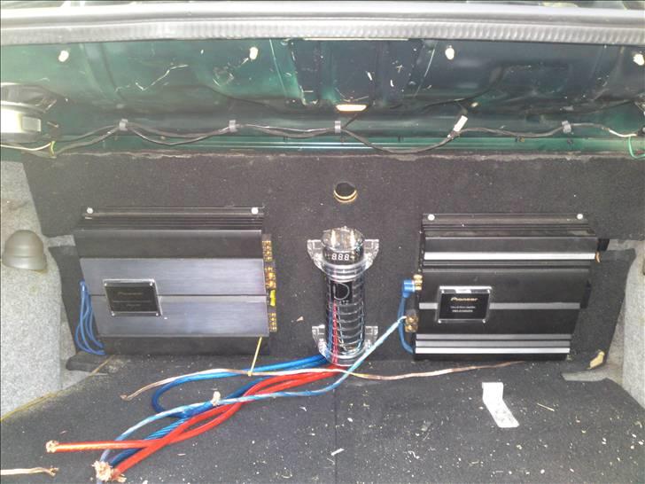 Opel Vectra A 2.0i (SKROTTET) billede 4