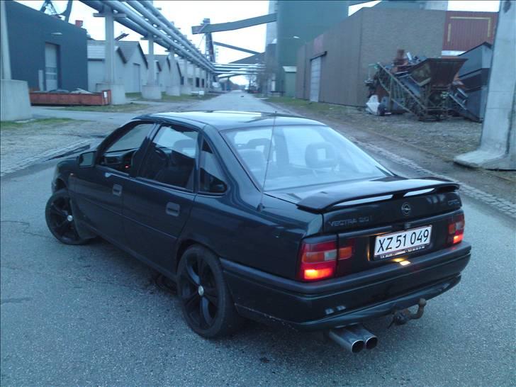 Opel Vectra A 2.0i (SKROTTET) billede 5