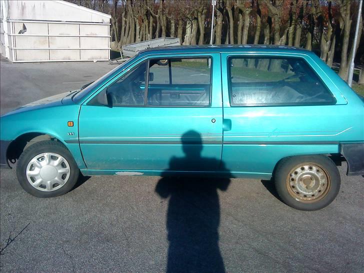 Citroën AX 1,1 i - 3 døres - Højre side af bilen ;) billede 1