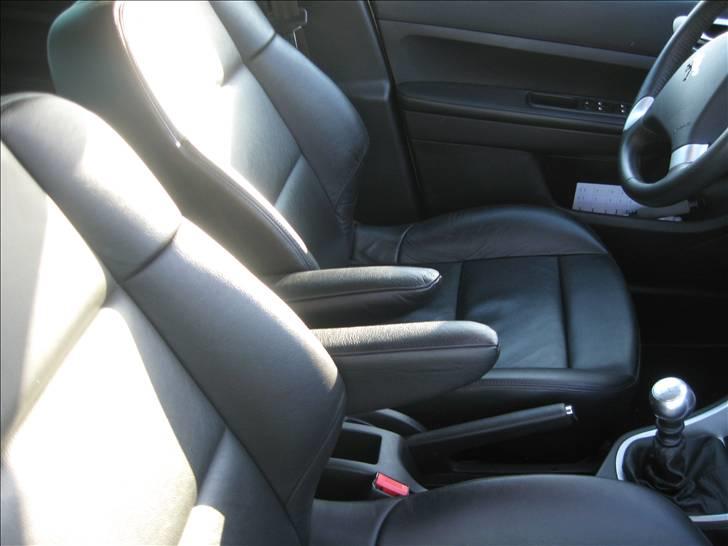 Peugeot 307 sw 2.0 HDI GRIFFE - Fede læder sæder med armlæn.  billede 4