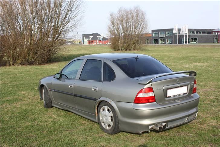 Opel Vectra 2,0 16v cd (SOLGT) [Tidl. bil]  billede 4