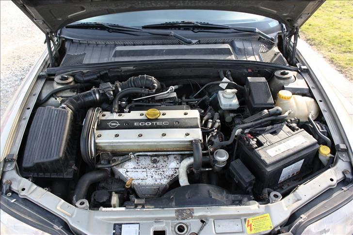 Opel Vectra 2,0 16v cd (SOLGT) [Tidl. bil]  billede 14