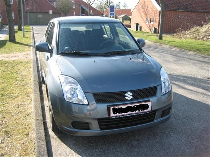 Suzuki swift 1,3  GL-J 4x4 5d billede 1