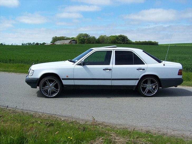 Mercedes Benz E-klasse W124 250D *solgt billede 15