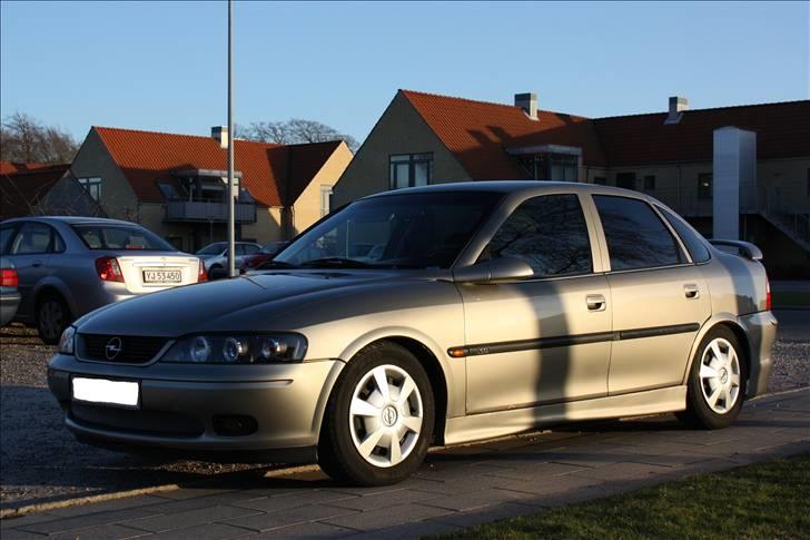 Opel Vectra 2,0 16v cd (SOLGT) [Tidl. bil]  billede 18