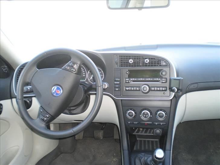 Saab 9-3 Hirsch - De har ikke glemt at de også laver fly. billede 8