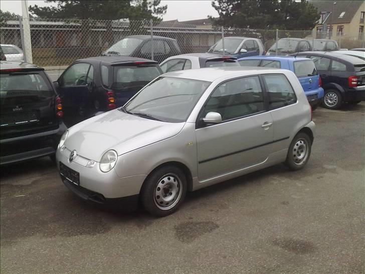 VW Lupo 1,2 TDI 3L - Der stod den så - helt nøgen, da jeg lige havde købt den hos...you know who! billede 5
