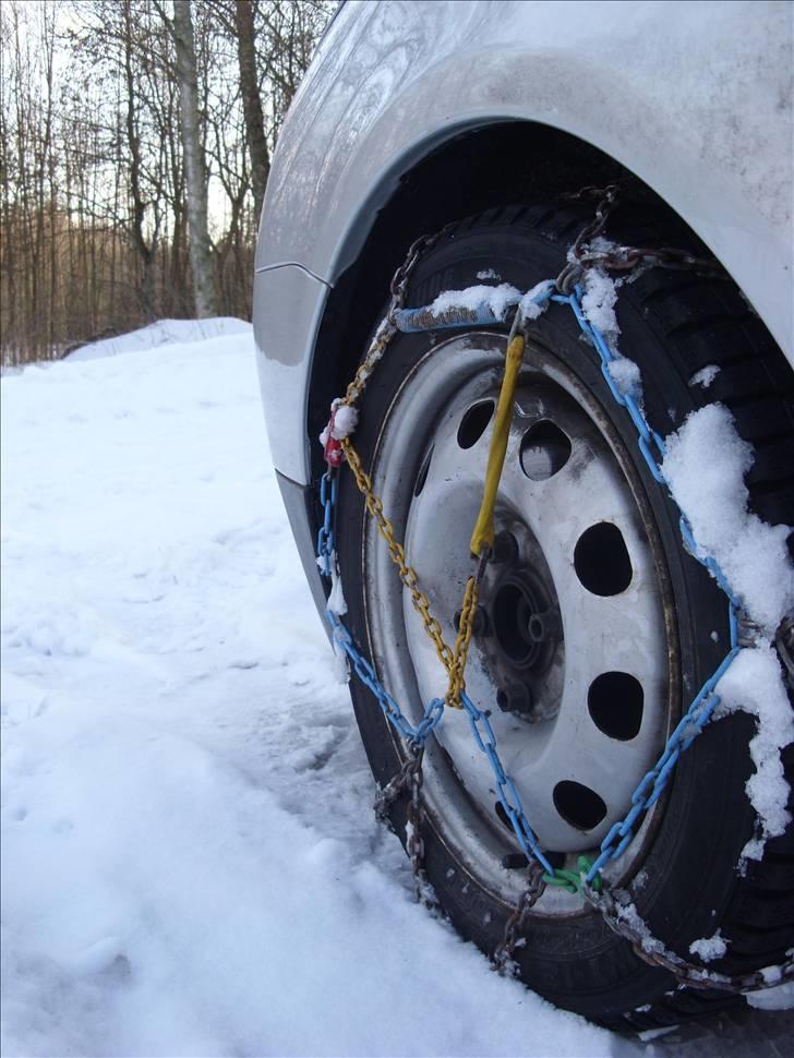VW Lupo 1,2 TDI 3L - Selvom Lilleulv bor langt ude i skoven, var der kun brug for snekæder een gang. billede 8