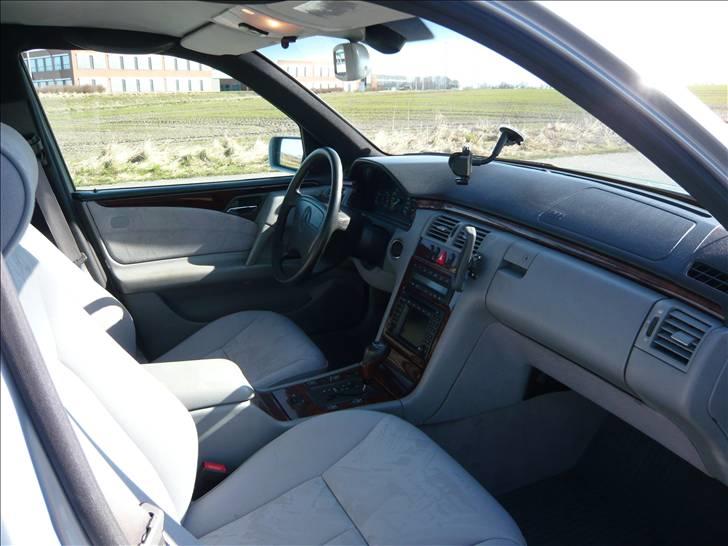 Mercedes Benz E300 TD billede 7