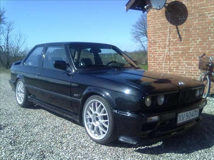 BMW e30 320i solgt. billede 2