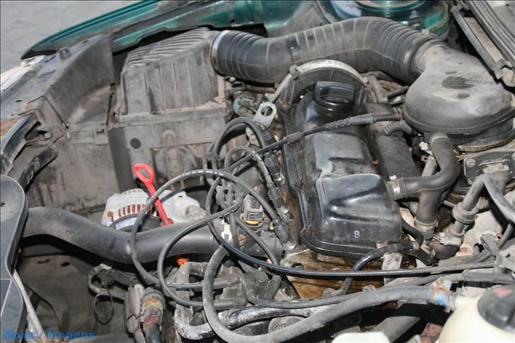 VW Passat 1,8 I  * SOLGT * - Ja, kønt er det ikke , den trænger til at få vasket maskineriet  billede 18