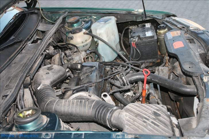 VW Passat 1,8 I  * SOLGT * - Ja, kønt er det ikke , den trænger til at få vasket maskineriet  billede 19