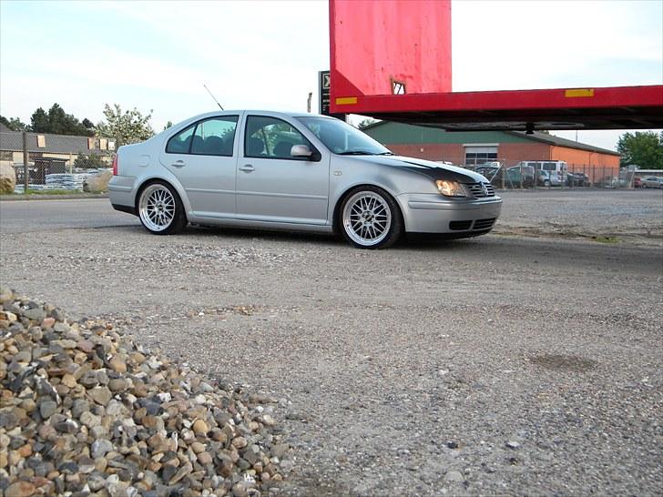 VW Bora V5 Highline @ SOLGT billede 1