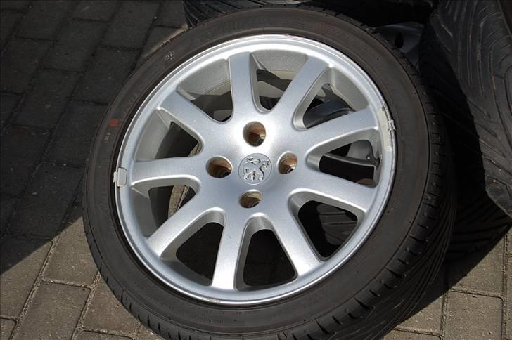 Peugeot 206 GTI - Se bare hvor de skinner - tror de er klar til at blive sat på :-) billede 12