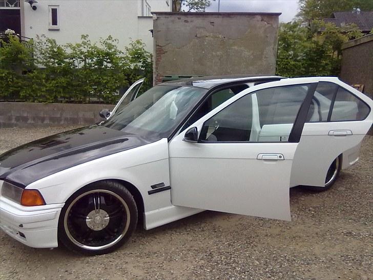 BMW 316 i  SOLGT - HELT NYE BILLEDER billede 1