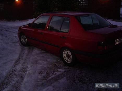 VW Vento SOLGT billede 8