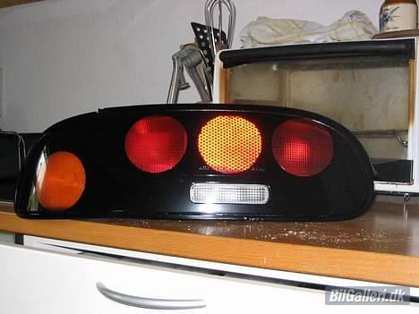 Nissan 100NX  - et lille glimt af mine nye baglygter helt færdige og inden længe kommer resten af bilen billede 13