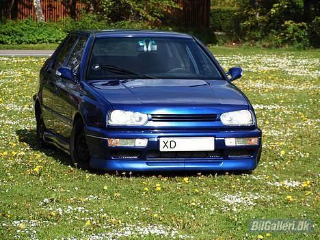 VW      Vento GT TDi *SOLGT* - Den eneste fejl ved forenden er at min luderfisse farvede M&M bamse i bakspejlet  ser lidt grim ud udefra...  billede 2