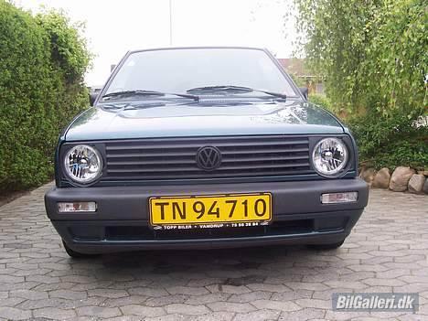 VW Golf II *SOLGT* - Den emblemfri grill ligger og venter på at blive sat på... billede 2