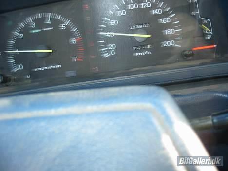 Toyota Camry DX *Mark Cruiser*  - 1.000 omdr. i 5. Gear = 40km/t = Cruise! Hmm... tanken er ved at være tom... (!)   billede 5