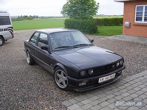 BMW E30 billede 2