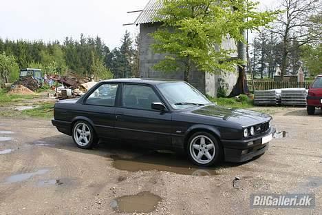 BMW 325i billede 2