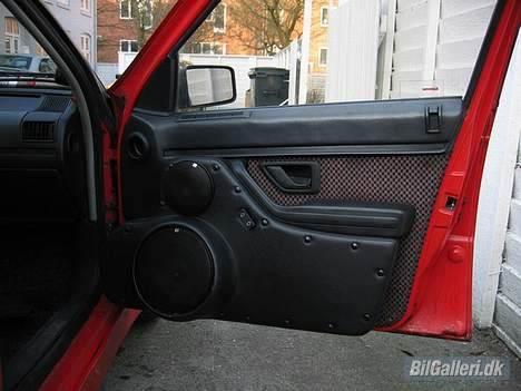 Peugeot 405 MI16 - jah et par små diskrete dør højtalere billede 7