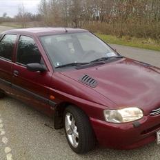 Ford Escort clx 1,6 SOLGT