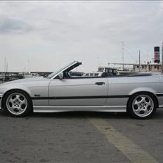 BMW 328i Cabriolet