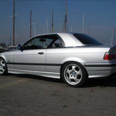 BMW 328i Cabriolet