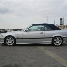 BMW 328i Cabriolet