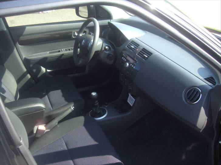 Suzuki Swift 1,3 GLX SOLGT billede 11